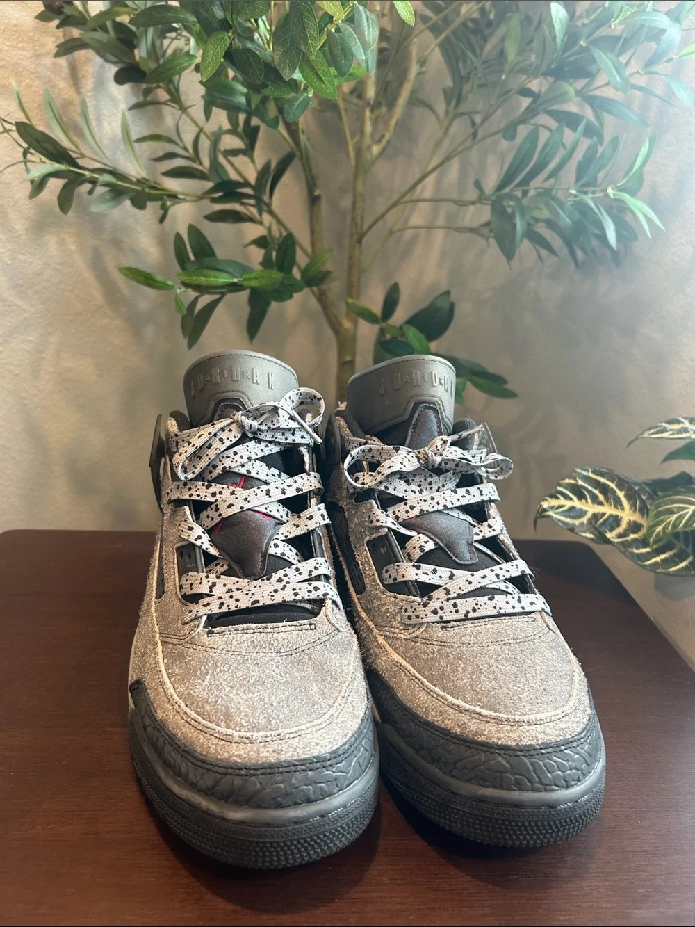 Jordan Spizike Low Men’s Gray and Black Speckled Laced Sneakers